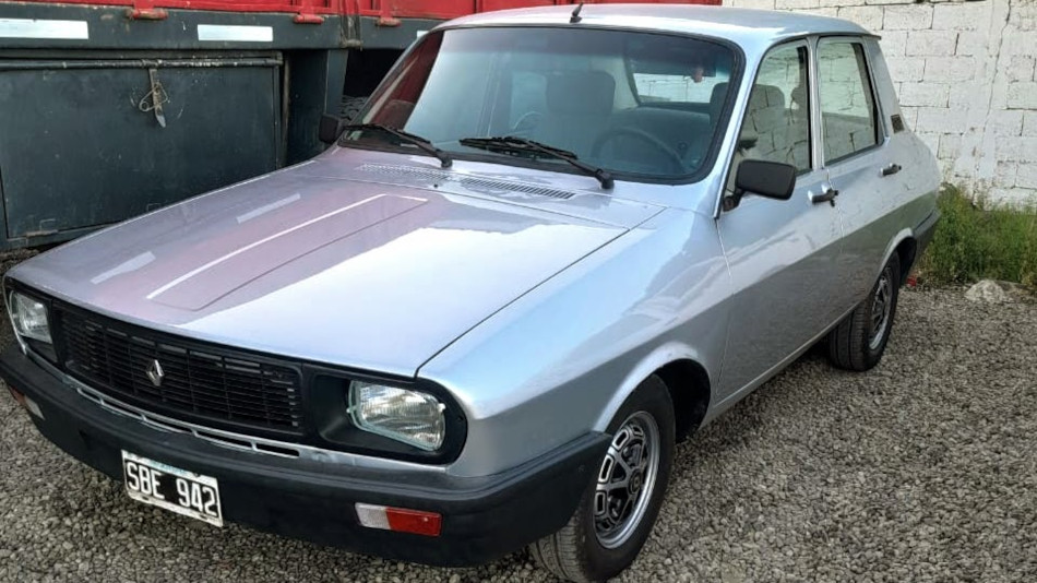 Renault 12 gris metalizado, Comodoro Rivadavia