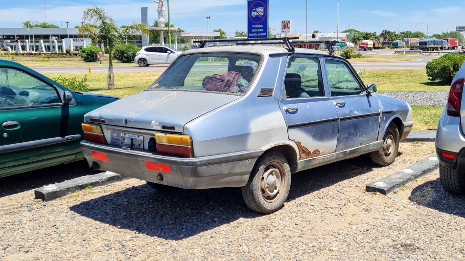 Renault 12 celeste, Saladillo