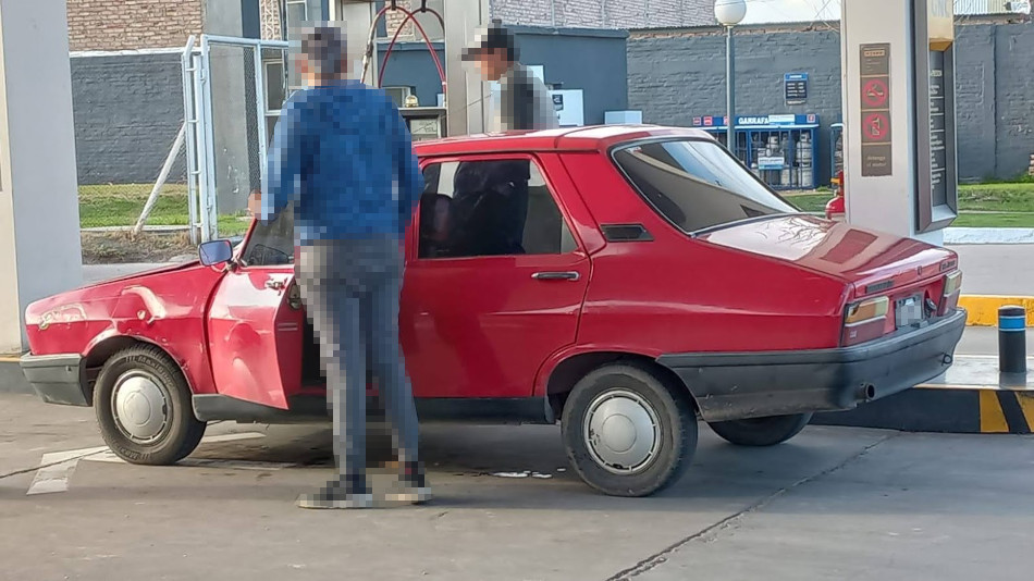 Renault 12 rojo, San Carlos