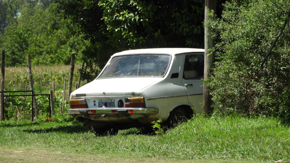 Renault 12 blanco, Juan A. de la Peña