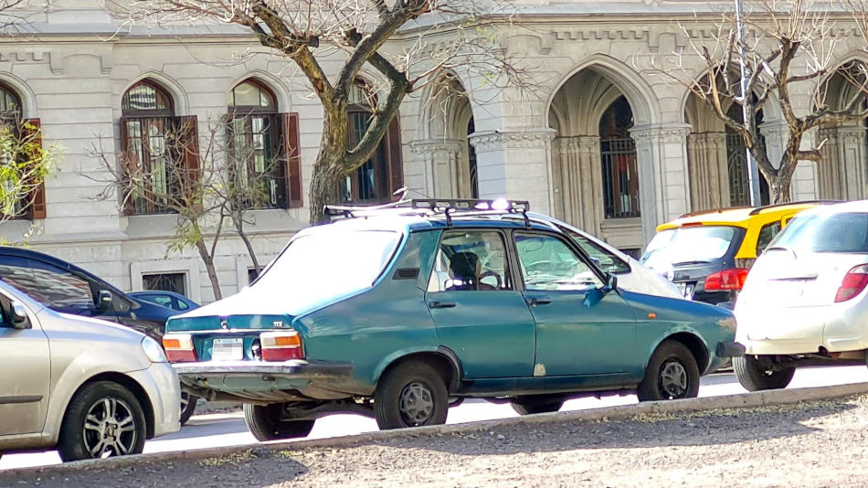 Renault 12 verde metalizado, San Telmo