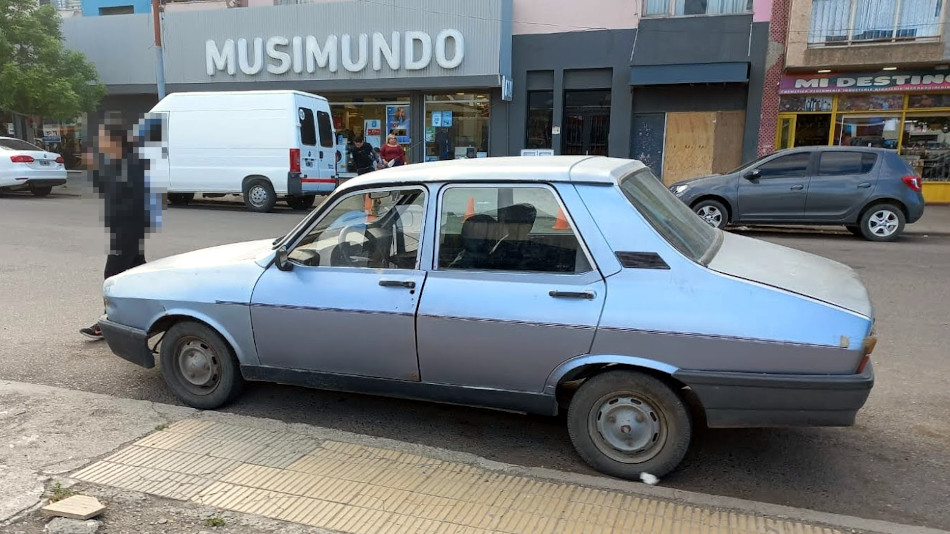 Renault 12 celeste, Río Gallegos