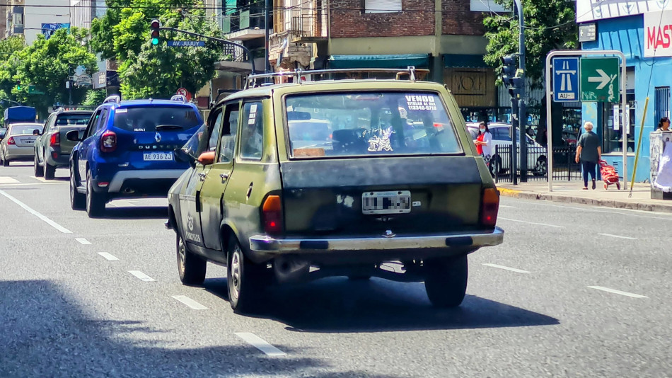 Renault 12 Break verde, San Cristóbal