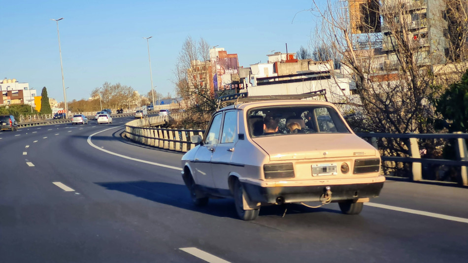 Renault 12 champagne, Villa Luro