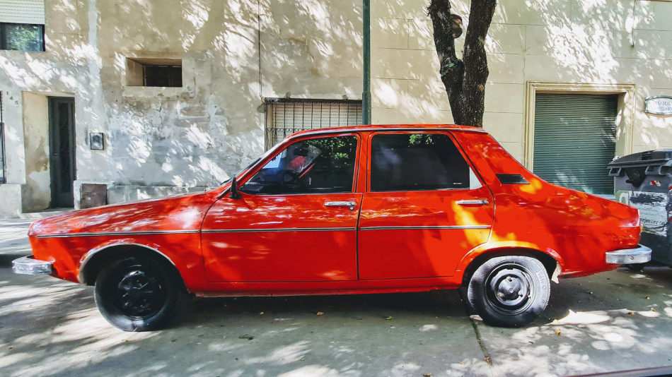 Renault 12 rojo, San Antonio de Areco