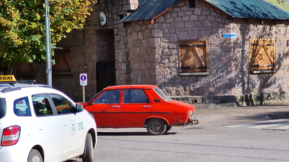 Renault 12 rojo, San Martín de los Andes