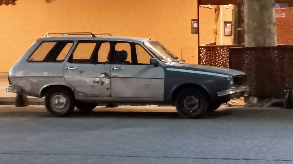 Renault 12 Break gris dos tonos, Mendoza Capital