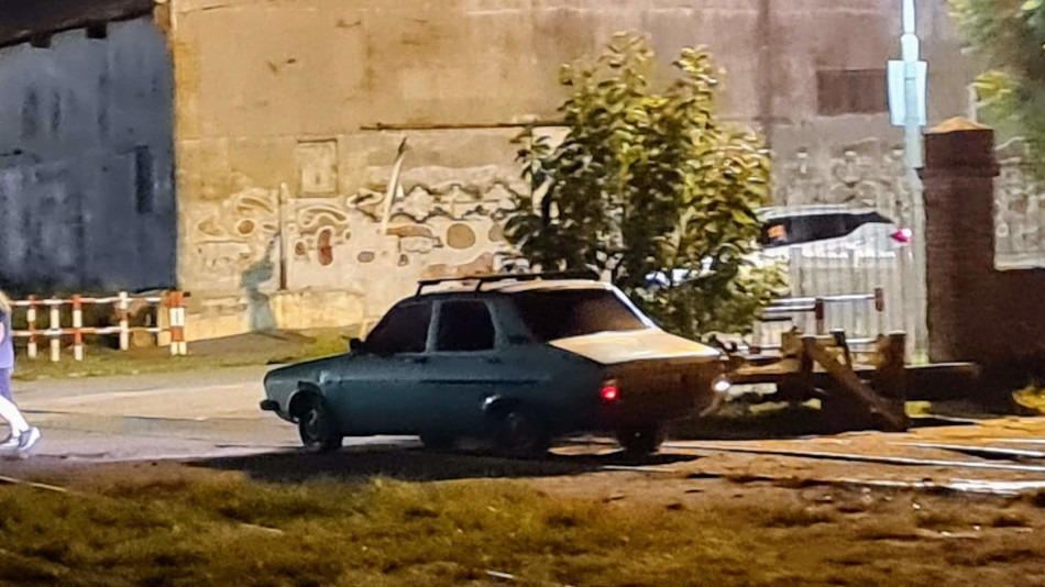 Renault 12 celeste, Pergamino