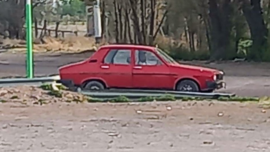 Renault 12 rojo, San Carlos