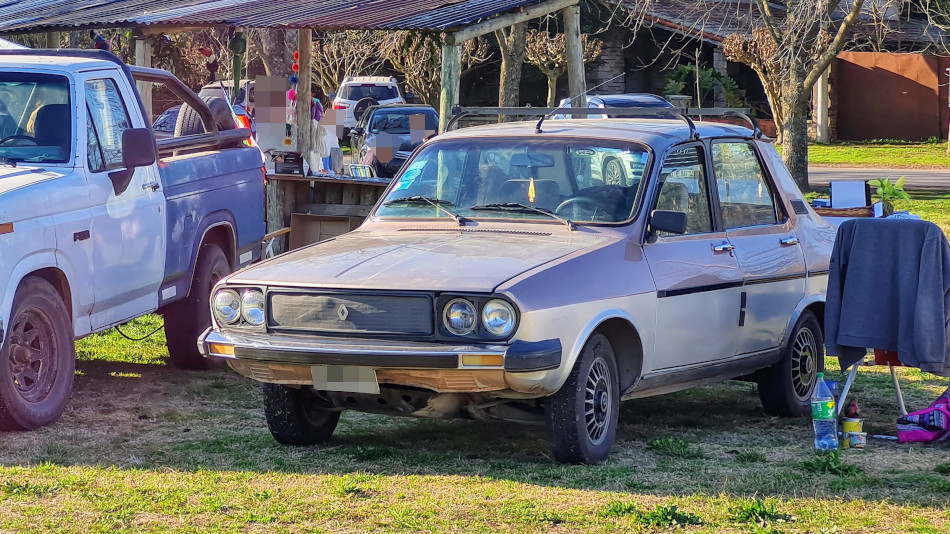 Renault 12 champagne, Azcuénaga