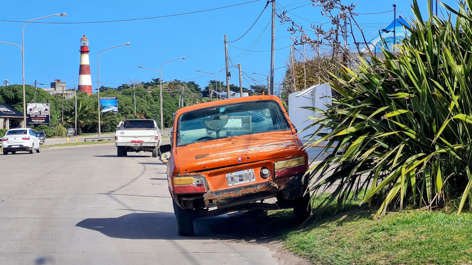 Renault 12 naranja, Mar del Plata